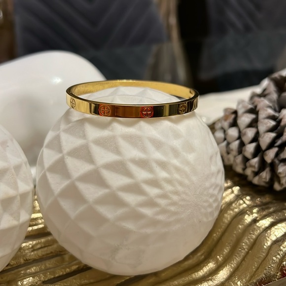 Stainless Steel Gold Plated Screw Cubic Zirconia
Bracelet Bangle - Picture 1 of 7